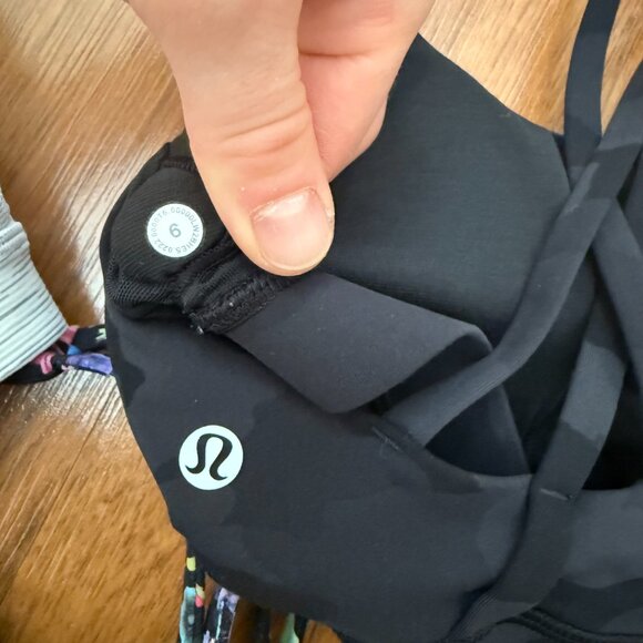 Lululemon Energy Sports Bra Size 6 Lot of 4 Black Blue Stripe Print White Gray - Picture 6 of 6